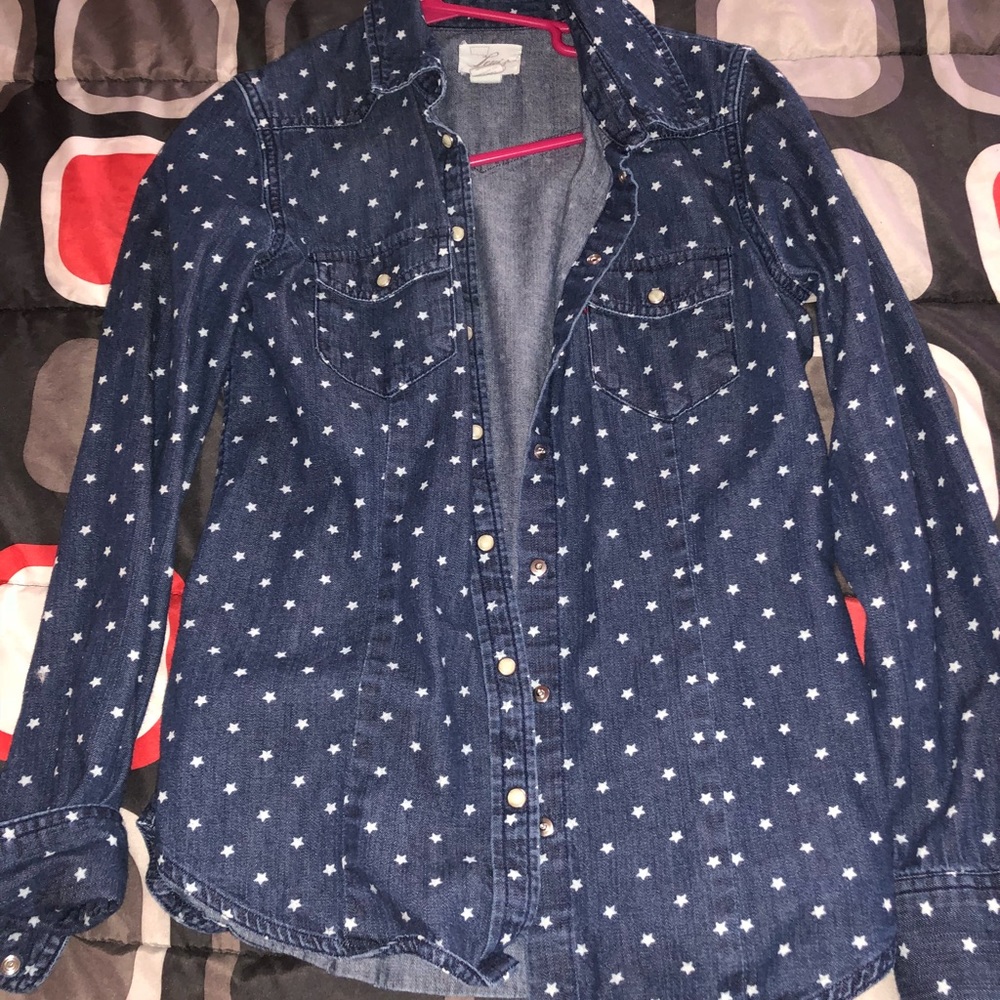 Levi’s chambray shirt